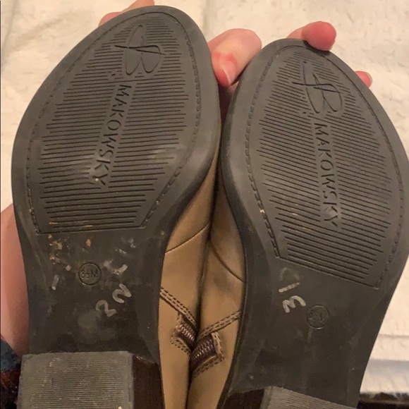 B. Makowsky Boots - Picture 8 of 8